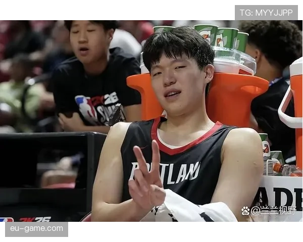 杨瀚森这自律程度，连健身房私教都自闭了